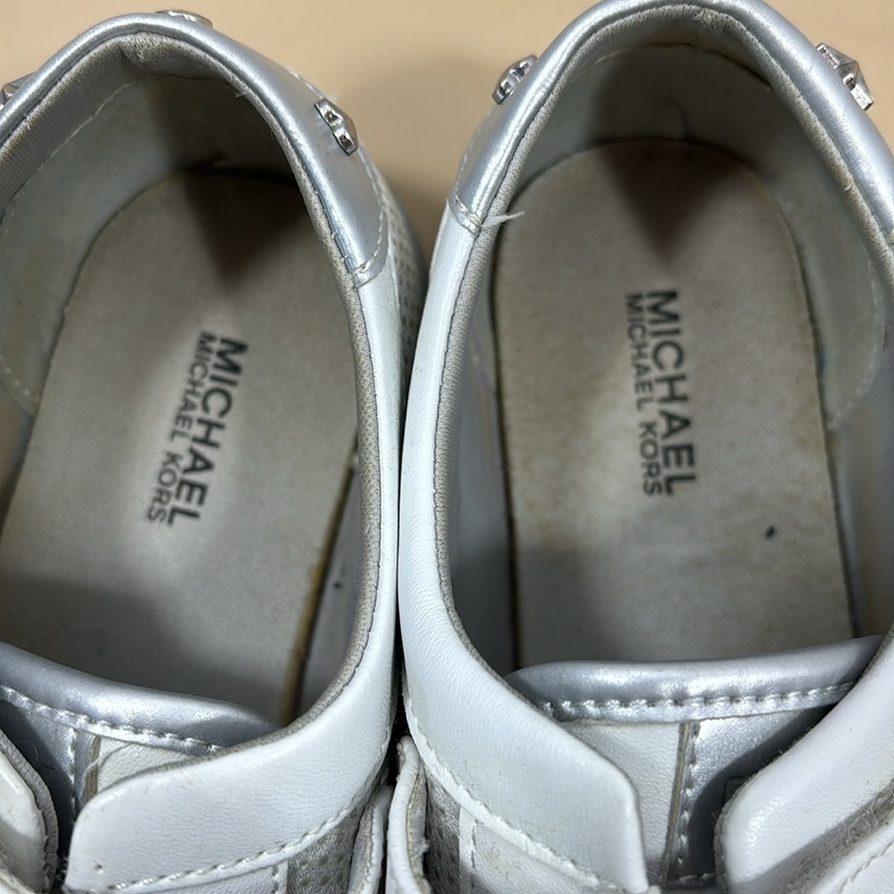 Michael Kors girls shoes with Velcro and laces​​​​​​​​​ - Picture 8 of 11